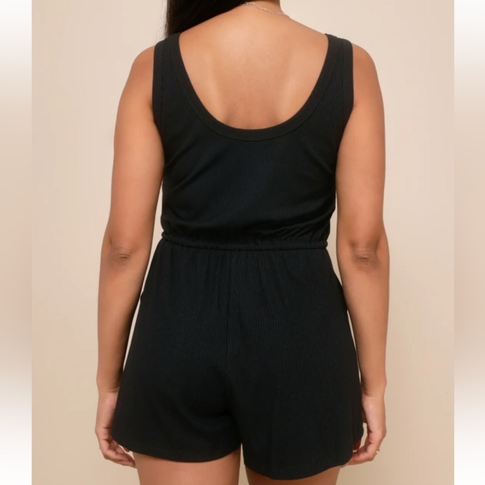 Lulu's Black Ribbed Sleeveless Romper - Picture 3 of 6